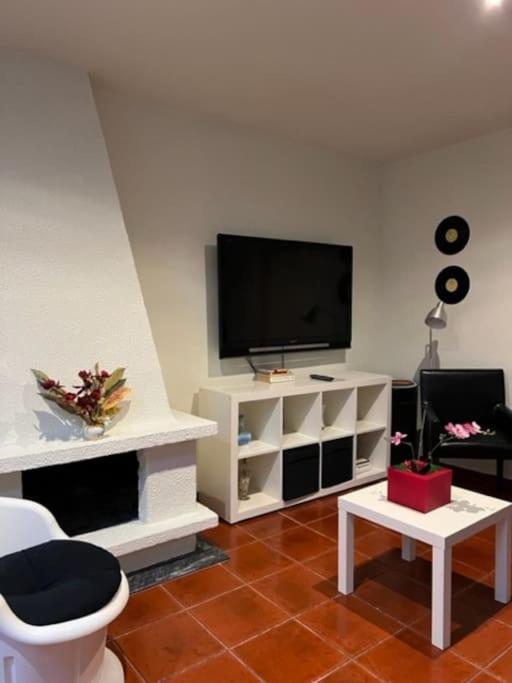 3 Bedrooms In Campolide - 60 1b *