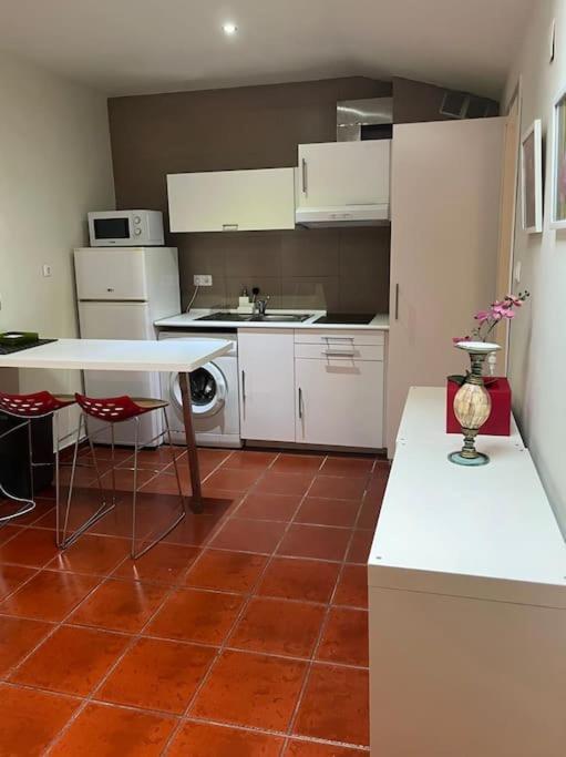 3 Bedrooms In Campolide - 60 1b
